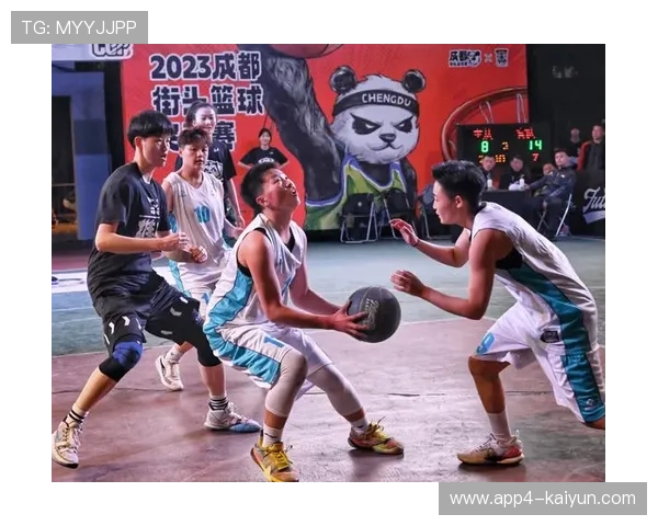 成都街头篮球赛观众破万，街舞组合中场表演